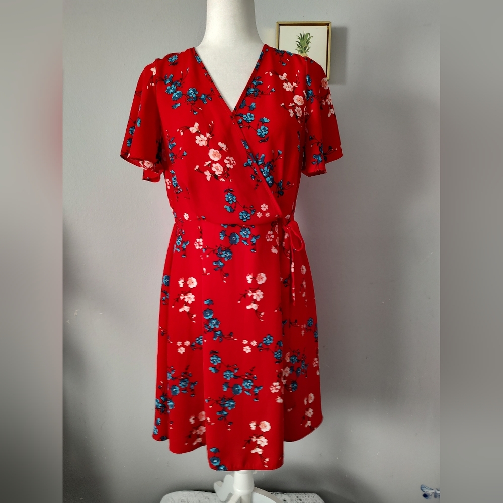 Dress A Line Attention Floral Color Red Style Wrap  Medium Good Condition  Midi
